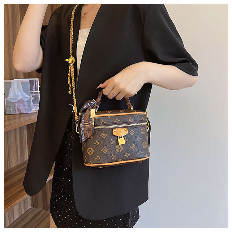 Trendy Women's New Model, Retro Printed Small Square Shoulder Bag, Large Capacity Commuter Crossbody Bag For Women