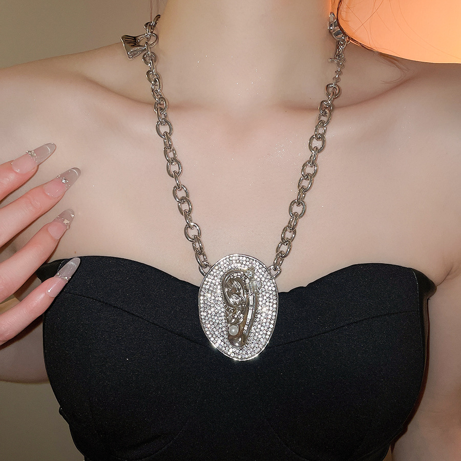 European American vintage style statement necklace pearl ear pendants, exaggerated and fashionable with a high-end feel, clavicle chain pendant access - view 3