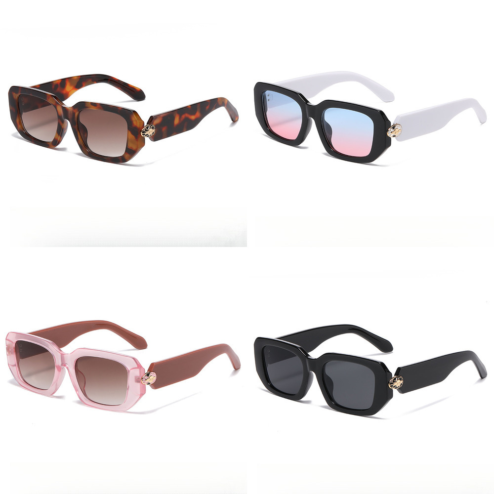 2026 New Designer Luxury Women's Sunglasses Fashion Brand Elegant Accessories Anti Glare Beach Travel Casual Sun Glasses Wholesale