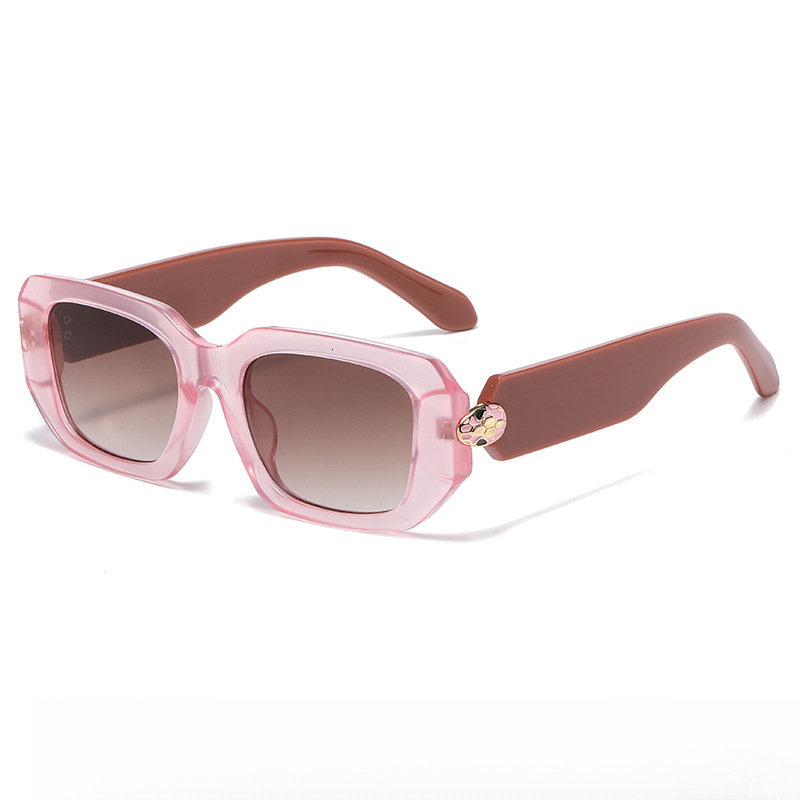 2026 New Designer Luxury Women's Sunglasses Fashion Brand Elegant Accessories Anti Glare Beach Travel Casual Sun Glasses Wholesale
