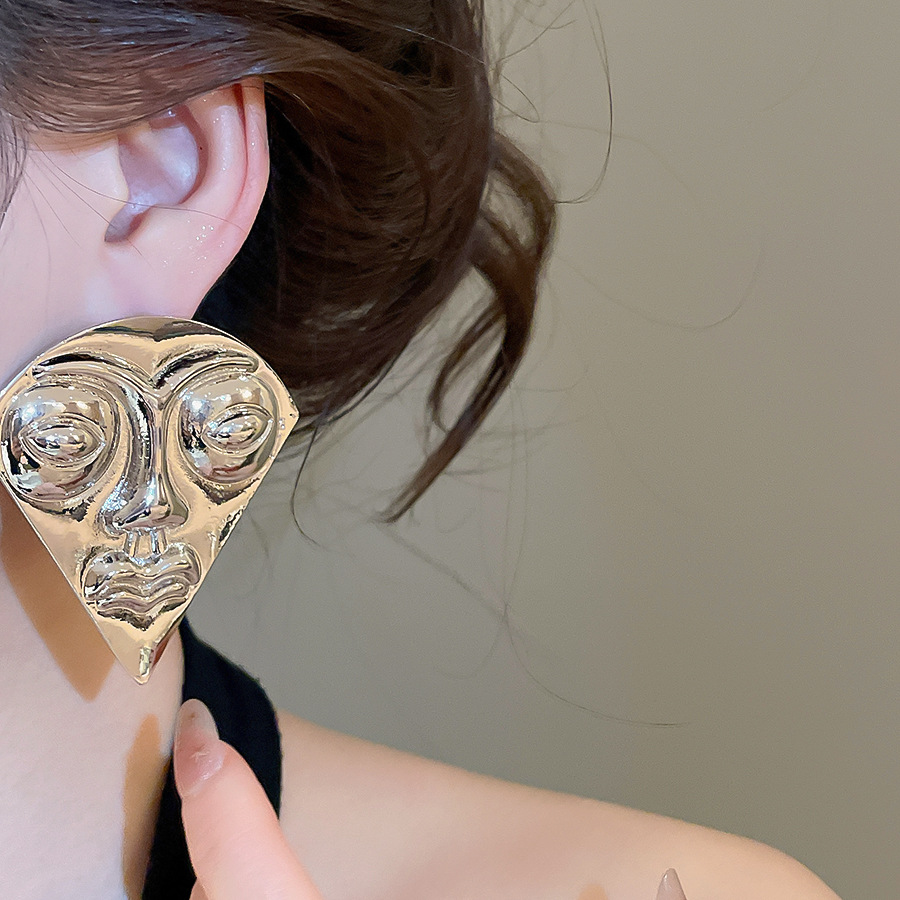 European and American cross-border silver needle fan-shaped portrait exaggerated vintage personalized fashion earrings, light luxury high-end earrings - view 3