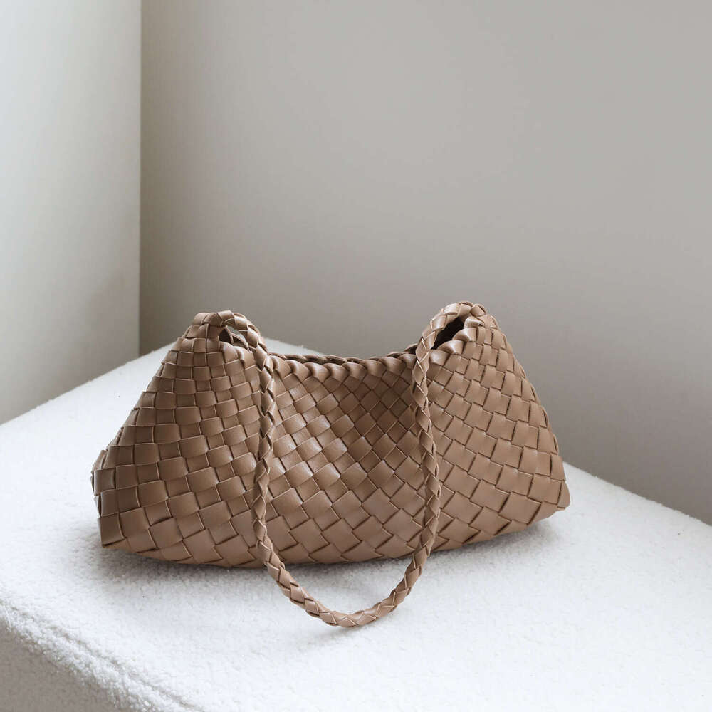 Totebag Shoulder Niche Retro Fashion Handwoven Crescent Versatile New Old Money Style Commuter Underarm Bag For Women ROSE NOIRE