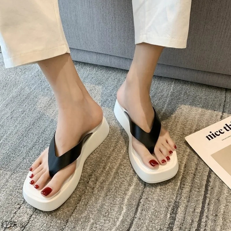 Spring Summer Flip-toe Thick-soled Platform Shoes Flip-flops Flat Bottom Sandals Women Summer Slipper 260428