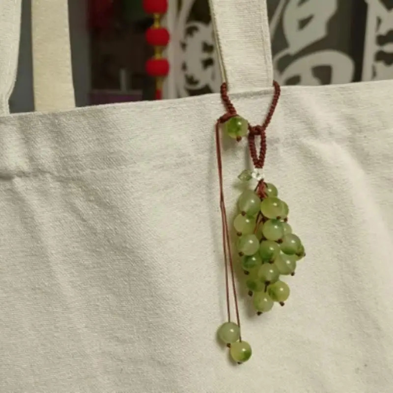 Summer Fresh Handmade Grape Keychain Womens Cute Bag Charm Cute Fruit Pendant DecorationYY26 260427