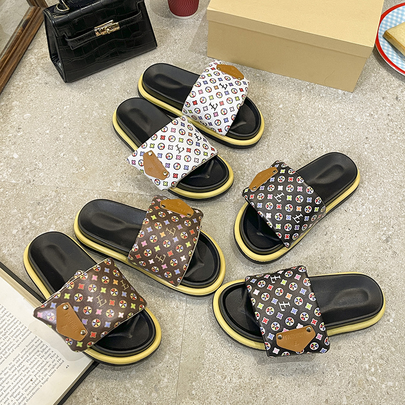 2026 Summer New Velcro Designer Slippers Thick Bottom Outdoor Home Anti slip Printed Letter Sandals for Women