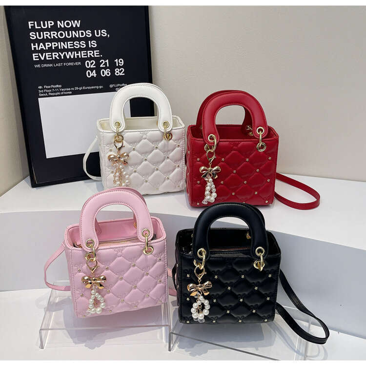 Korean-Style Elegant Design Handbag For Women, Spring New Model, High-Quality Stylish Single-Shoulder Crossbody Bag - view 3
