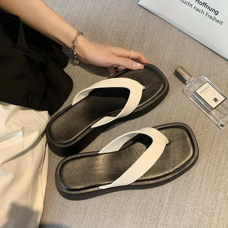 Spring Summer Flip-toe Thick-soled Platform Shoes Flip-flops Flat Bottom Sandals Women Summer Slipper 260428