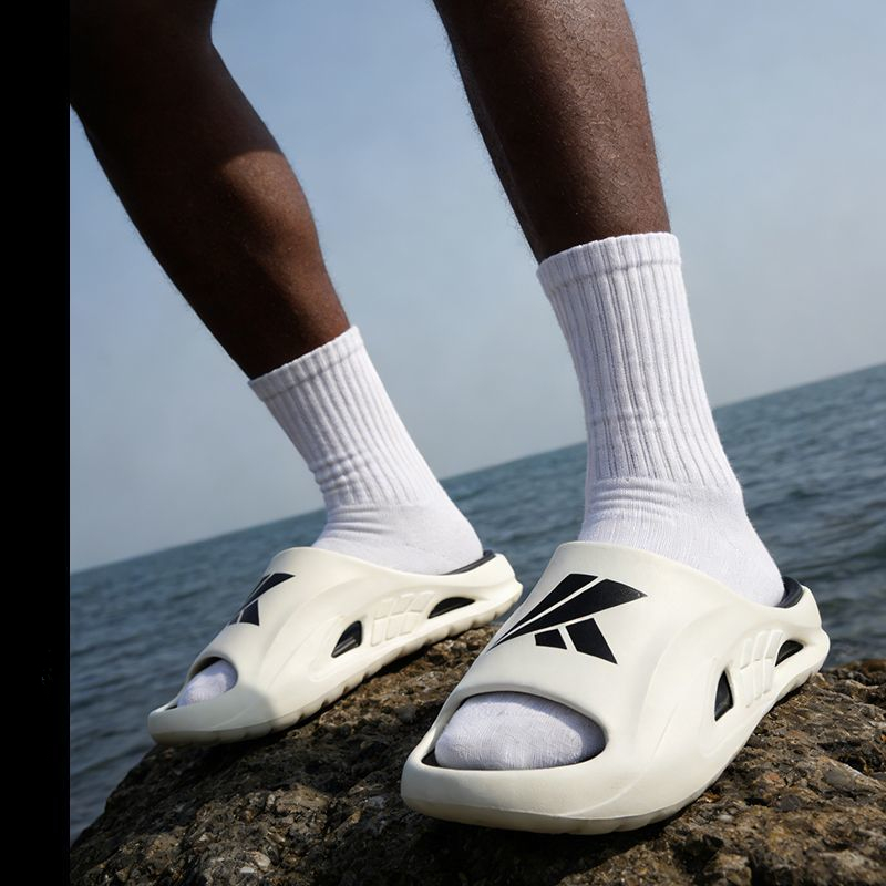 Designer Style Outdoor Slide Sandals White Black Colors Non Slip EVA Sport Slippers Unisex Casual Beach Slides for Men Women Size 40 45 Fast Shipping