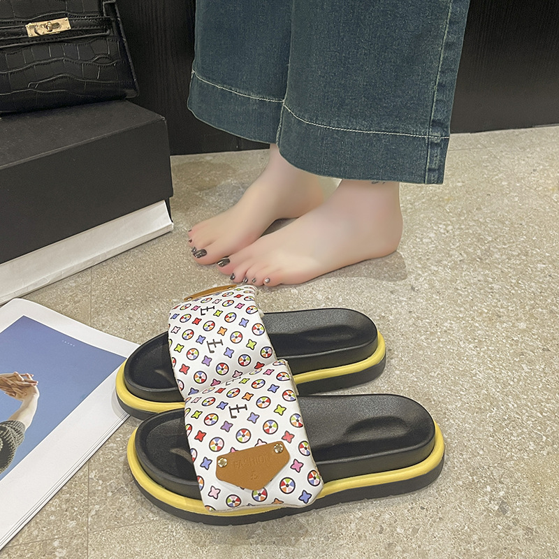 2026 Summer New Velcro Designer Slippers Thick Bottom Outdoor Home Anti slip Printed Letter Sandals for Women