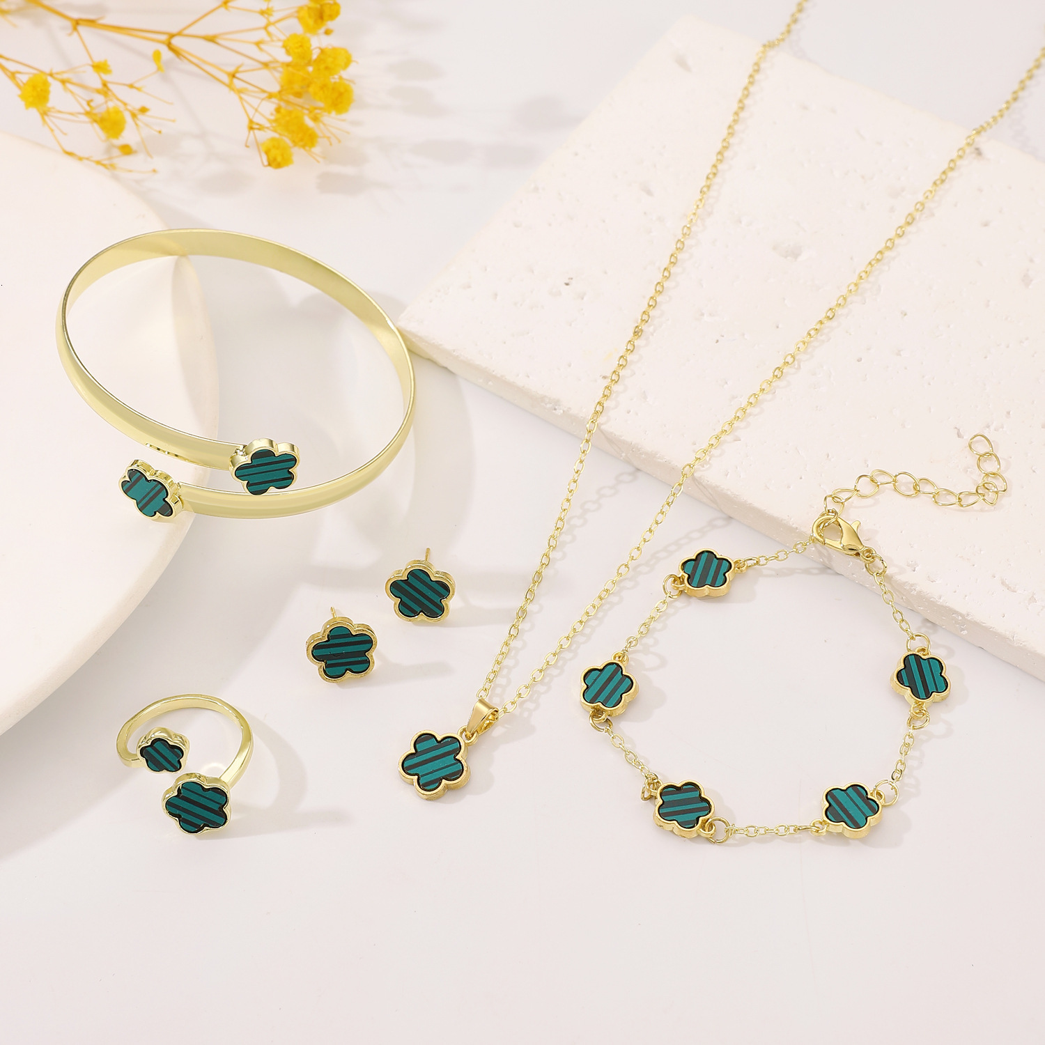 Designer European and American Cross-Border Hot-Selling Lucky Flower Jewelry Set Five-Leaf Clover Bracelet Earrings Necklace Ring Women's Accesso
