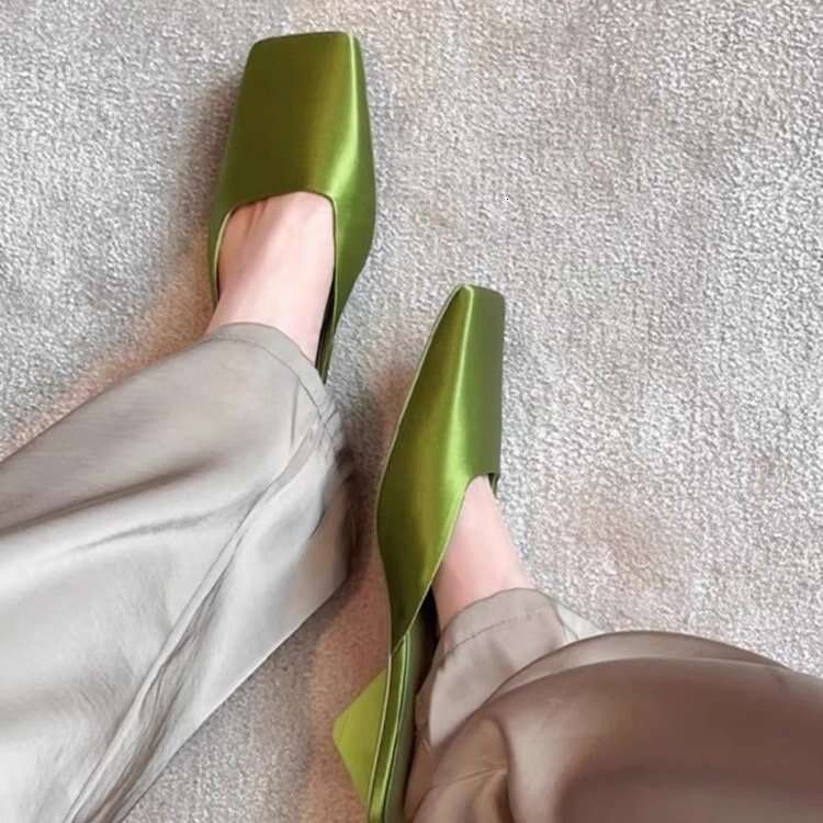 French-style cloth bread-shaped half-toed slippers for women, new style, for outdoor use, square toe, stylish, three-peak heel, Mule sandal for women