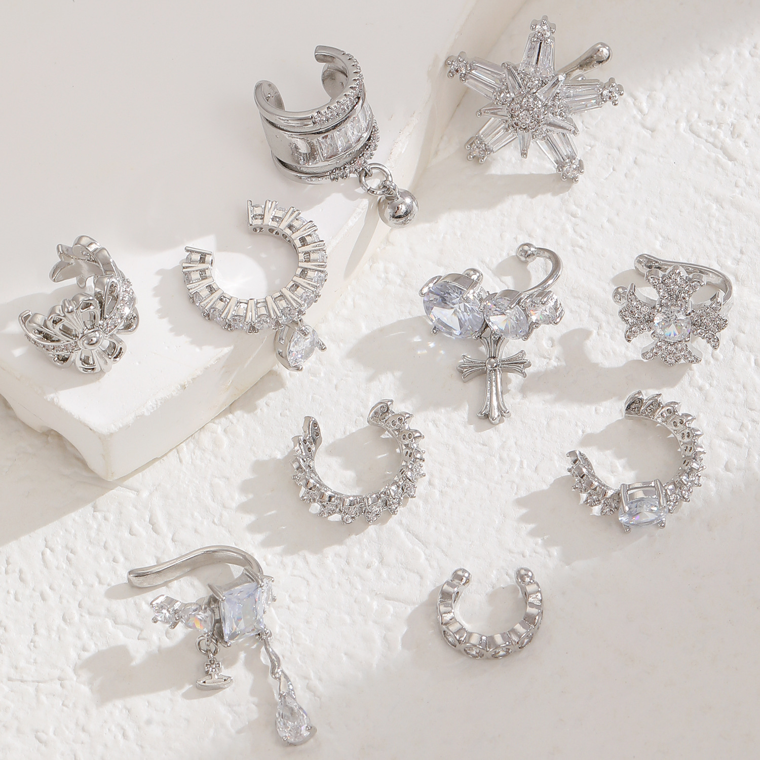 Designer Zirconia ear cuffs for women without pierced ears, niche light luxury with a high-end feel, C-shaped ear cuffs with cross, snowflake, water d
