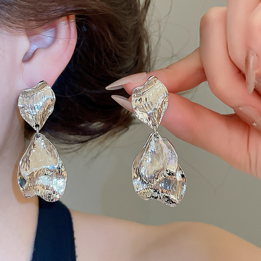 European and American cross-border silver needle metal pleated petal light luxury high-end earrings, vintage niche design earrings - view 4