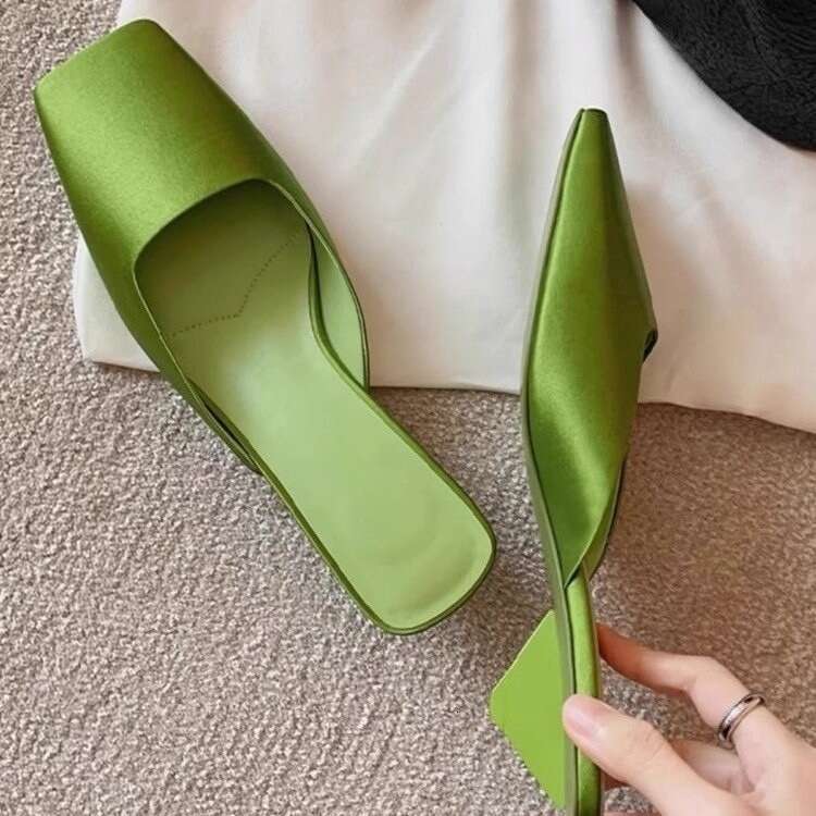French-style cloth bread-shaped half-toed slippers for women, new style, for outdoor use, square toe, stylish, three-peak heel, Mule sandal for women