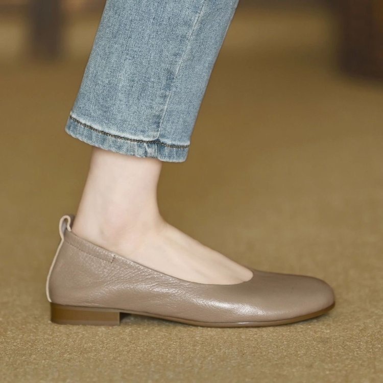 Women Pumps Square Heels Fashionable French Style Girl Bow Versatile Pig Nose Princess Single Shoes Woman Shoe Brown 260303