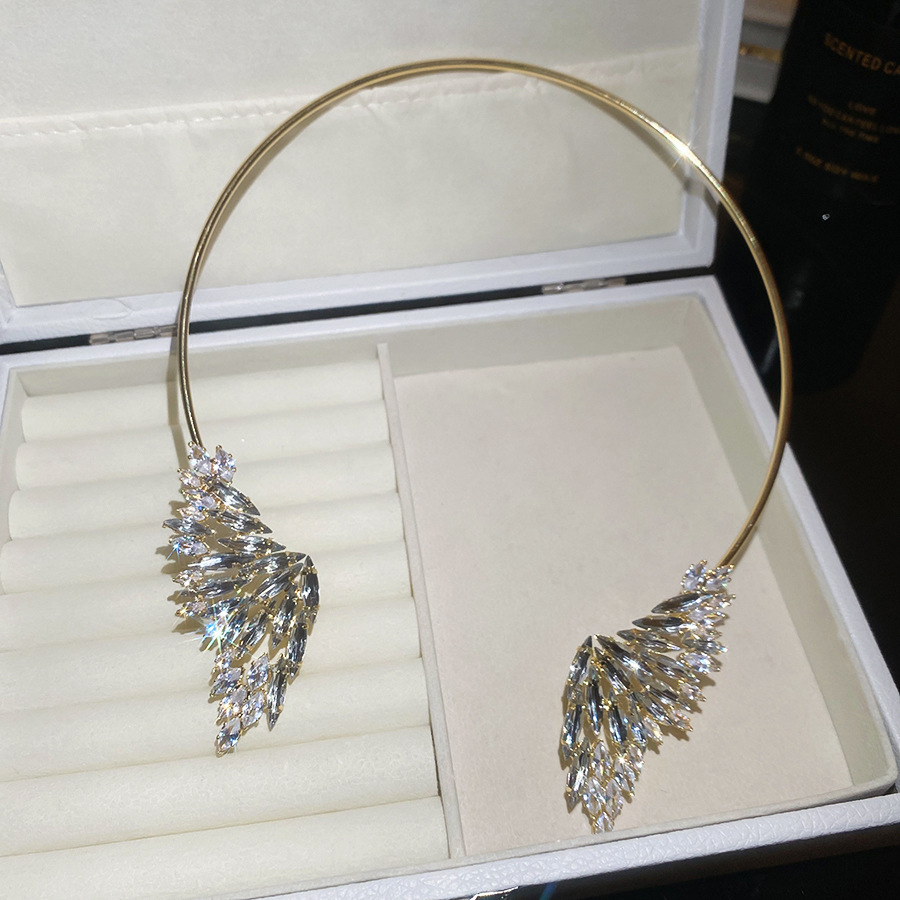 Metallic diamond-encrusted wings, exquisite fashionable with a unique design, elegant and luxurious high-end necklace wholesale - view 7