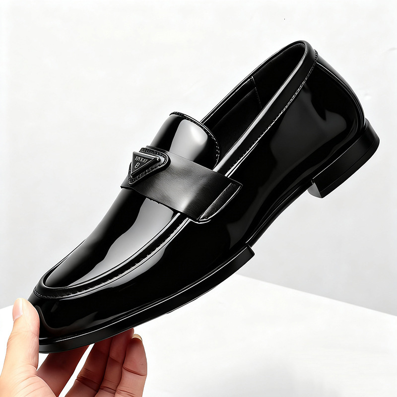 Designer shoe New Men's Patent Leather Glossy Casual Slip-On British Business Formal Shoes
