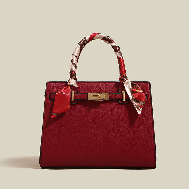 New Red Bridal Wedding Bag, Niche Handbag With A High-End Feel, Large Capacity Single-Shoulder Crossbody Women's Bag