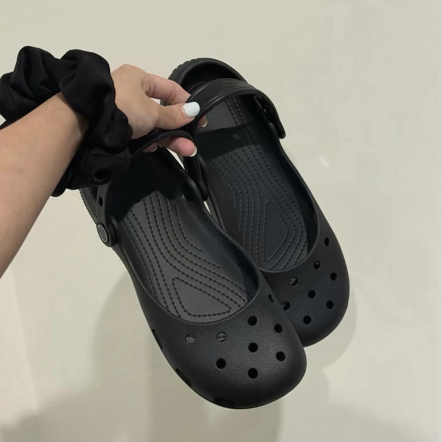 2026 summer ballet shoes perforated hollow nurse for women 260428