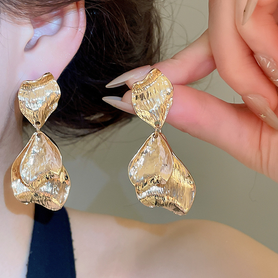 European and American cross-border silver needle metal pleated petal light luxury high-end earrings, vintage niche design earrings - view 3