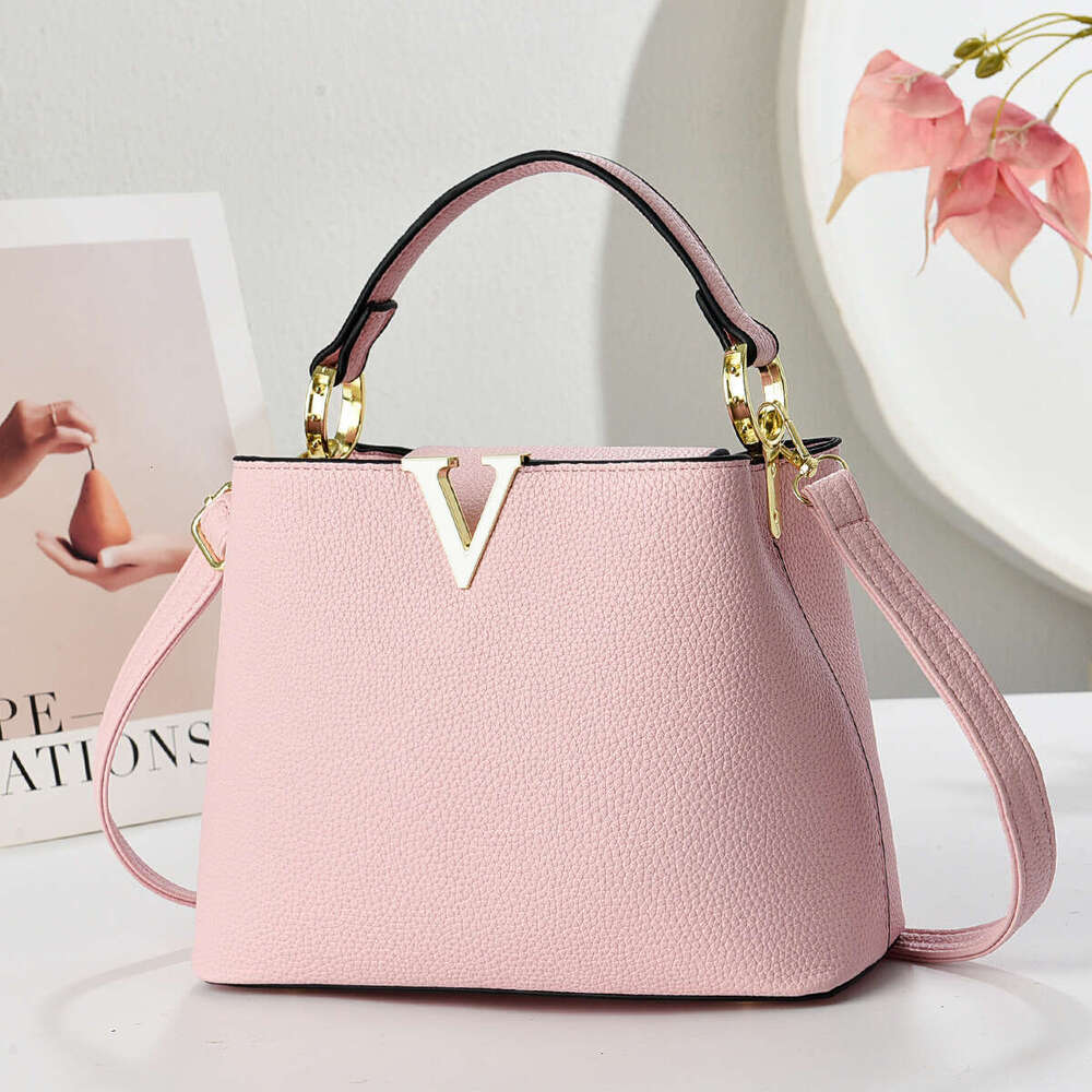 High-End Ladies' Handbag New Model, Commuter Style, Elegant Women's Crossbody, Light Luxury Handbag, Small Bag, Trendy And Stylish