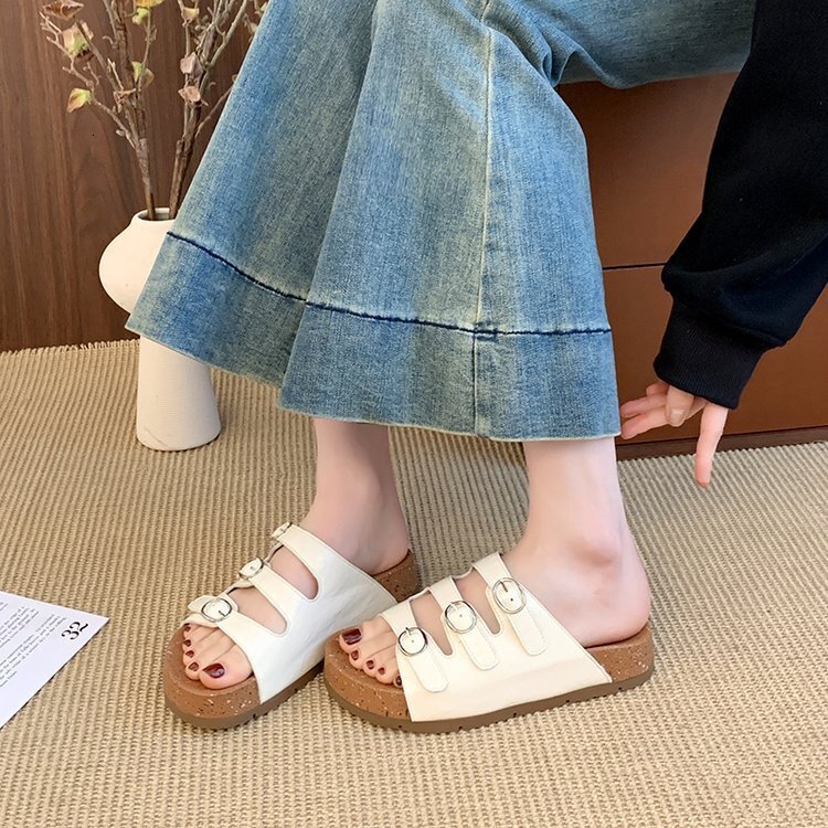 Designer Lady's Retro And Fashionable Three-piece Outdoor Beach Shoes 2026 Summer New Model High-end Flat Sandals With Thick Soles And Comfortabl