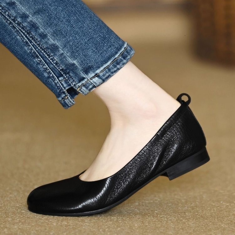Women Pumps Square Heels Fashionable French Style Girl Bow Versatile Pig Nose Princess Single Shoes Woman Shoe Brown 260303