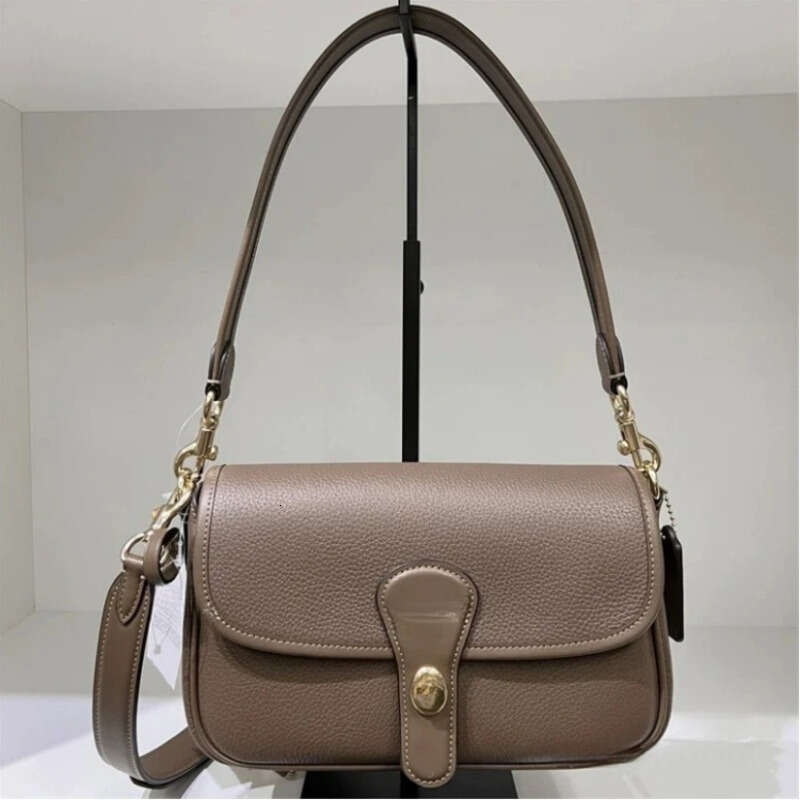 Coachbags Coachdesigner Coach Tote Beach Luxury Underarm Flap Single Shoulder Crossbody Versatile Baguette Handheld Kids Small Square Bag