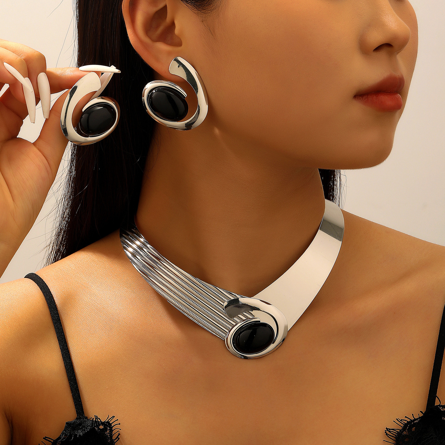 Designer European and American cross-border women's jewelry set: oval spiral vortex statement necklace, versatile earrings, women's bracelet