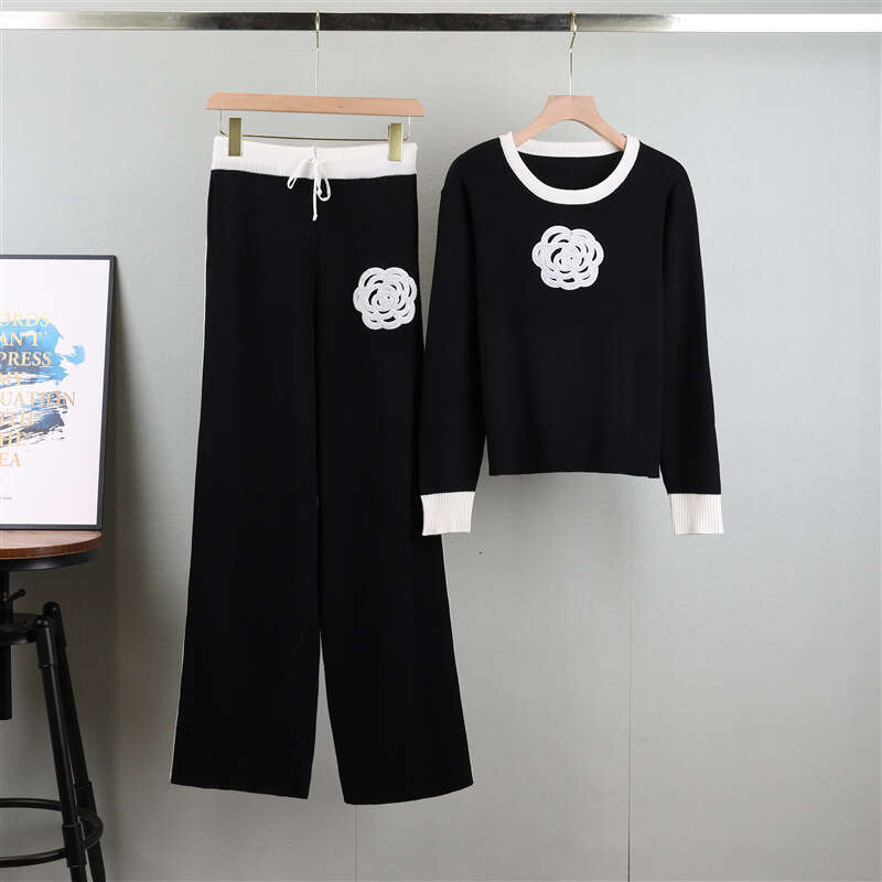 Essential Set Fashionable And Exquisite Camellia Pattern Knitted Style Set Women's Round Neck Knitted Sweater Wide Leg Pants Two Piece Set Design - view 4
