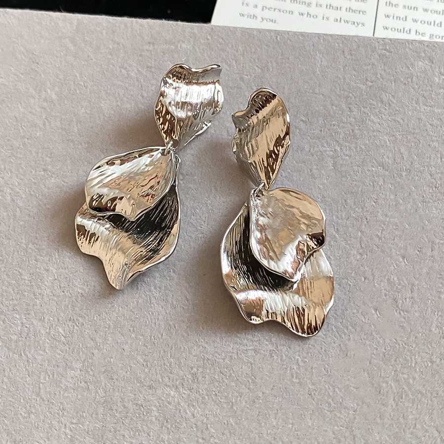 European and American cross-border silver needle metal pleated petal light luxury high-end earrings, vintage niche design earrings - view 7