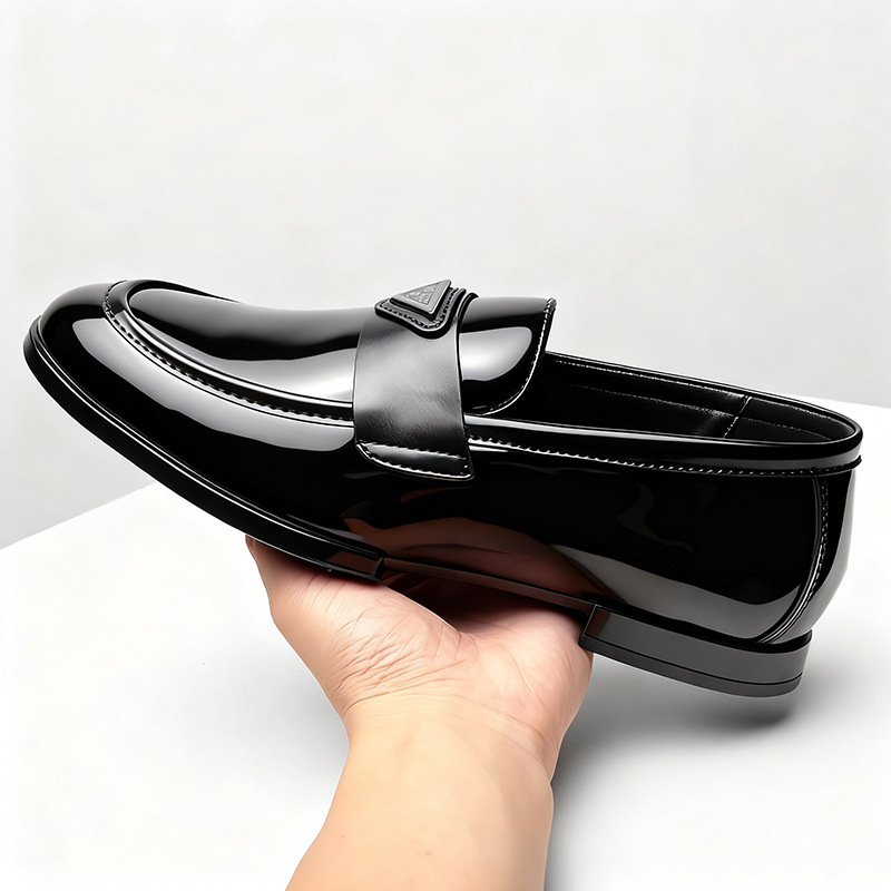 Designer shoe New Men's Patent Leather Glossy Casual Slip-On British Business Formal Shoes