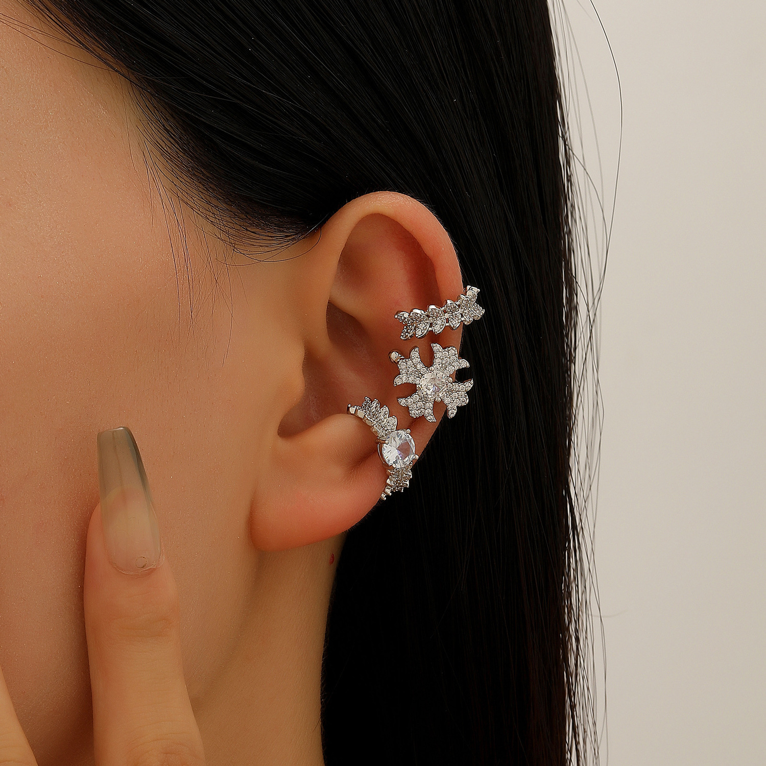 Designer Zirconia ear cuffs for women without pierced ears, niche light luxury with a high-end feel, C-shaped ear cuffs with cross, snowflake, water d