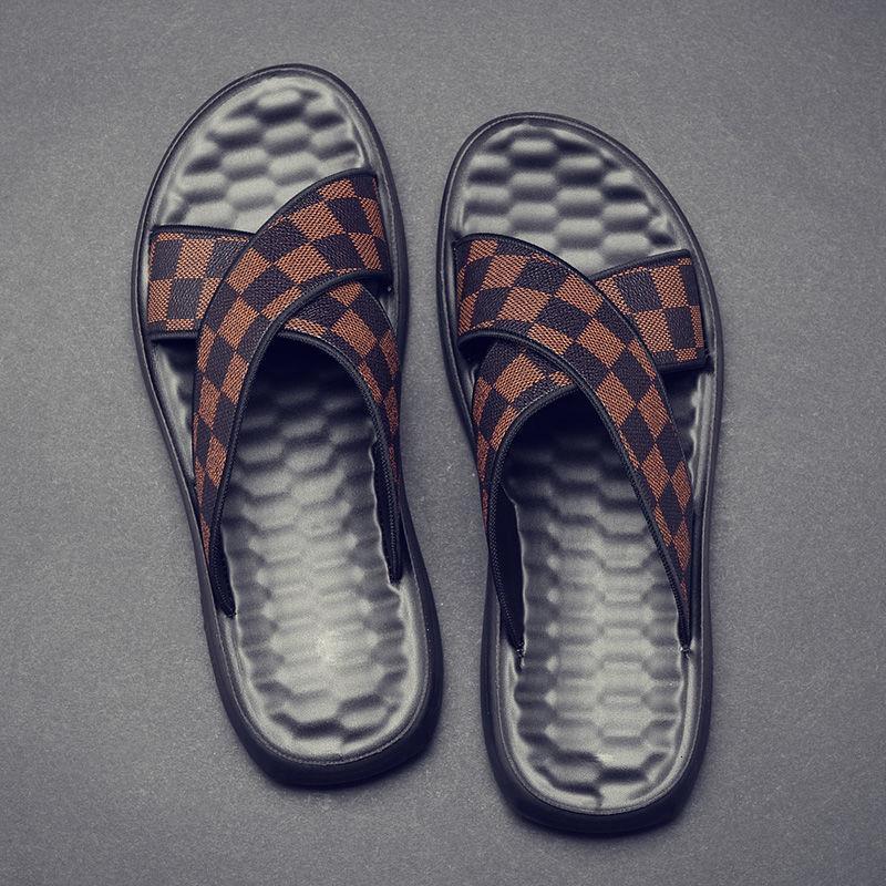 Luxurious Summer Men's New Outdoor Casual Beach Slippers 2026 Designer Style High-end Men's Sandals Thick Sole Breathable Anti-slip Lightwei