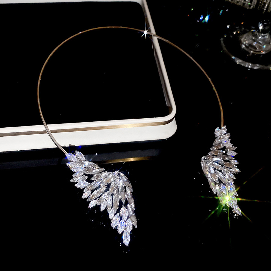 Metallic diamond-encrusted wings, exquisite fashionable with a unique design, elegant and luxurious high-end necklace wholesale - view 8