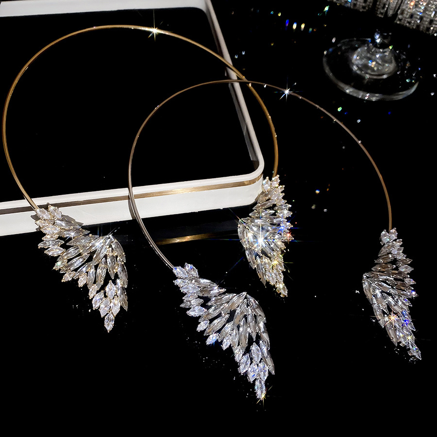 Metallic diamond-encrusted wings, exquisite fashionable with a unique design, elegant and luxurious high-end necklace wholesale - view 3