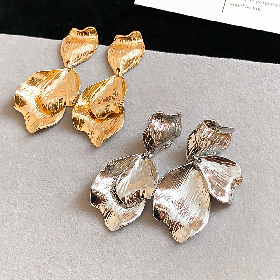 European and American cross-border silver needle metal pleated petal light luxury high-end earrings, vintage niche design earrings - view 5