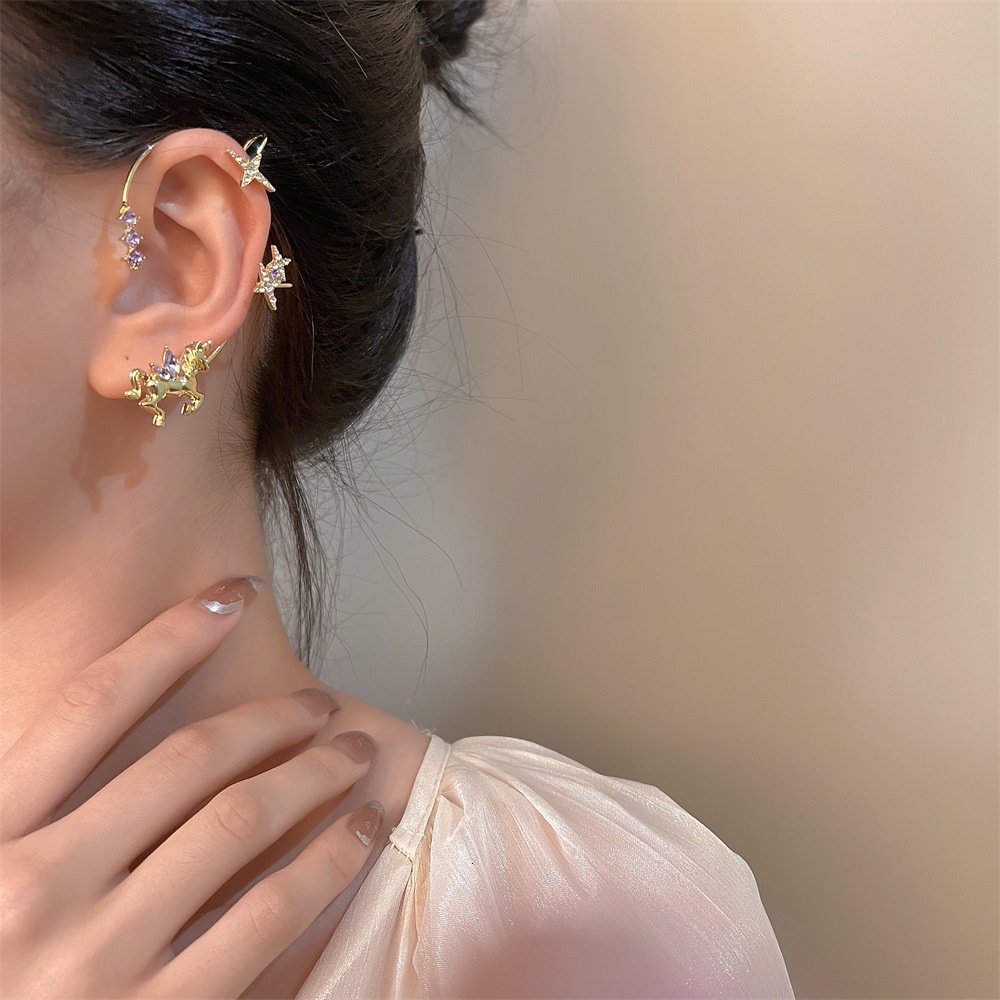 Designer European and American ins-style diamond-embellished butterfly ear cuffs for women, non-pierced butterfly ear cuffs, fashionable niche