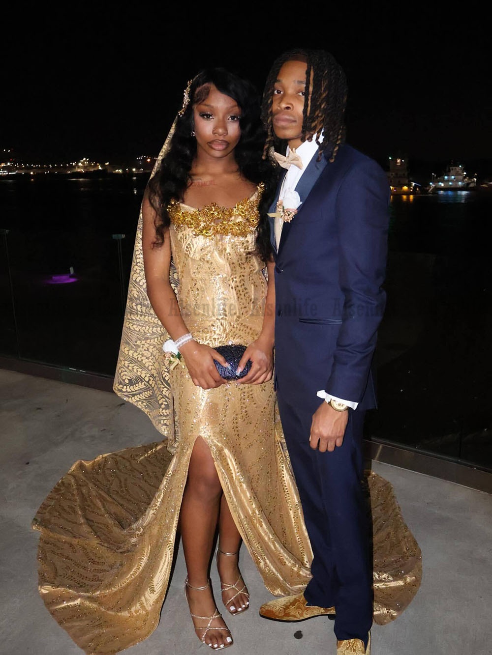 Luxury Gold Prom Dresses With Veil 2026 Sequin Beading Black Girls Evening Dress Sleeveless Birthday Party Gowns