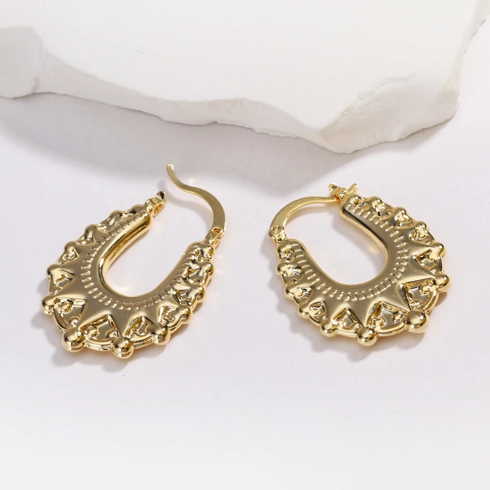 XED370 Bohemian Gold-Plated U-Shaped Hoop Earrings for Women, Crown Stitching Design, Beach Style Clip-On Jewelry - view 6