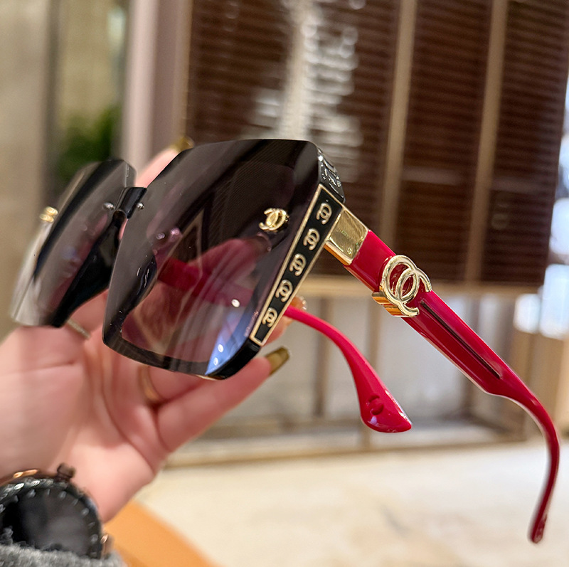 Designer Luxury Women's Sunglasses For Body Shaping Street Photography Sun Protection UV Resistance Fashion Brand Outdoor Boxy Bicycle Glasses