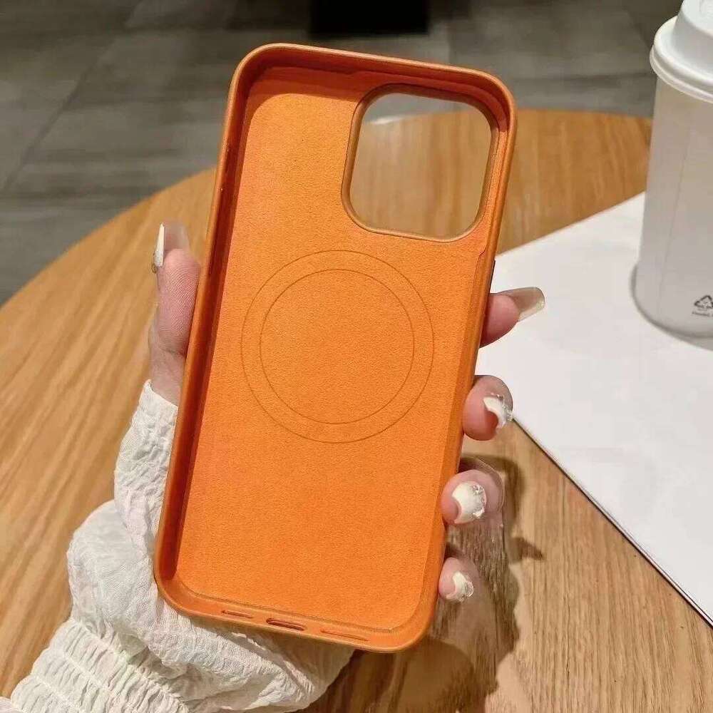 Luxury Case for iPhone 17 Pro Max 16 13 12 14 15 Plus Leather Official Style MacSafe Magnetic i Phone Cover Etui 26L0430