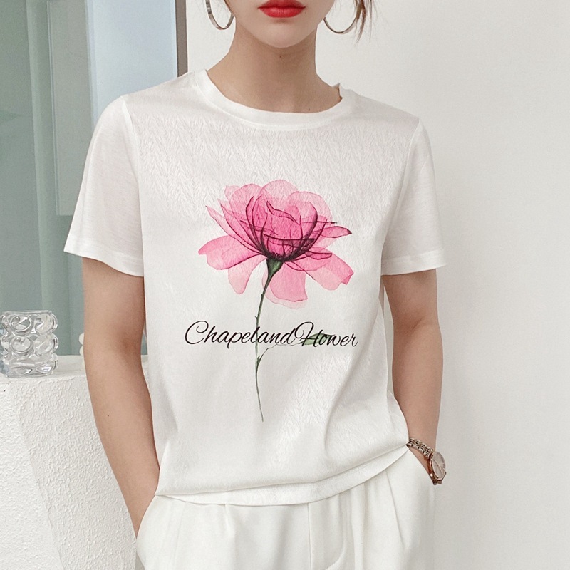 Womens Designer Horse Print Satin T Shirt Short Sleeve Crew Neck Casual Top With Smooth Silky Fabric Loose Fit Fashion Tee For Summer Daily Wear