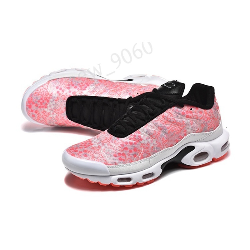 tn tnss chaussure Designer Running Shoes Plus tn3 1Triple Black White Hyper Pink Volt Lisboa Naples Mens Women Gradient Sneakers Tuned outdoor Sports 