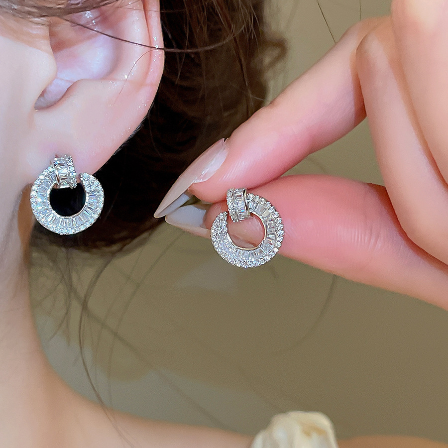 European and American light luxury zirconia studded stud for women, S925 silver needle, fashionable, simple, versatile, high-end, elegant earrings - view 5