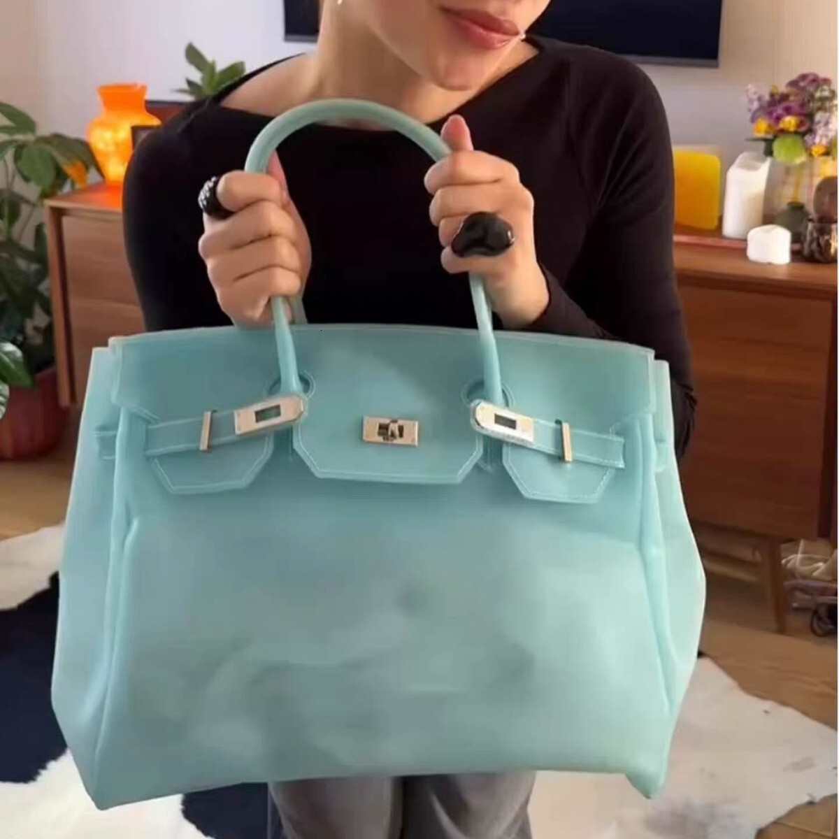 kiikii's same style jelly 2026 summer new commuter tote bag, fashionable transparent large-capacity underarm bag for women