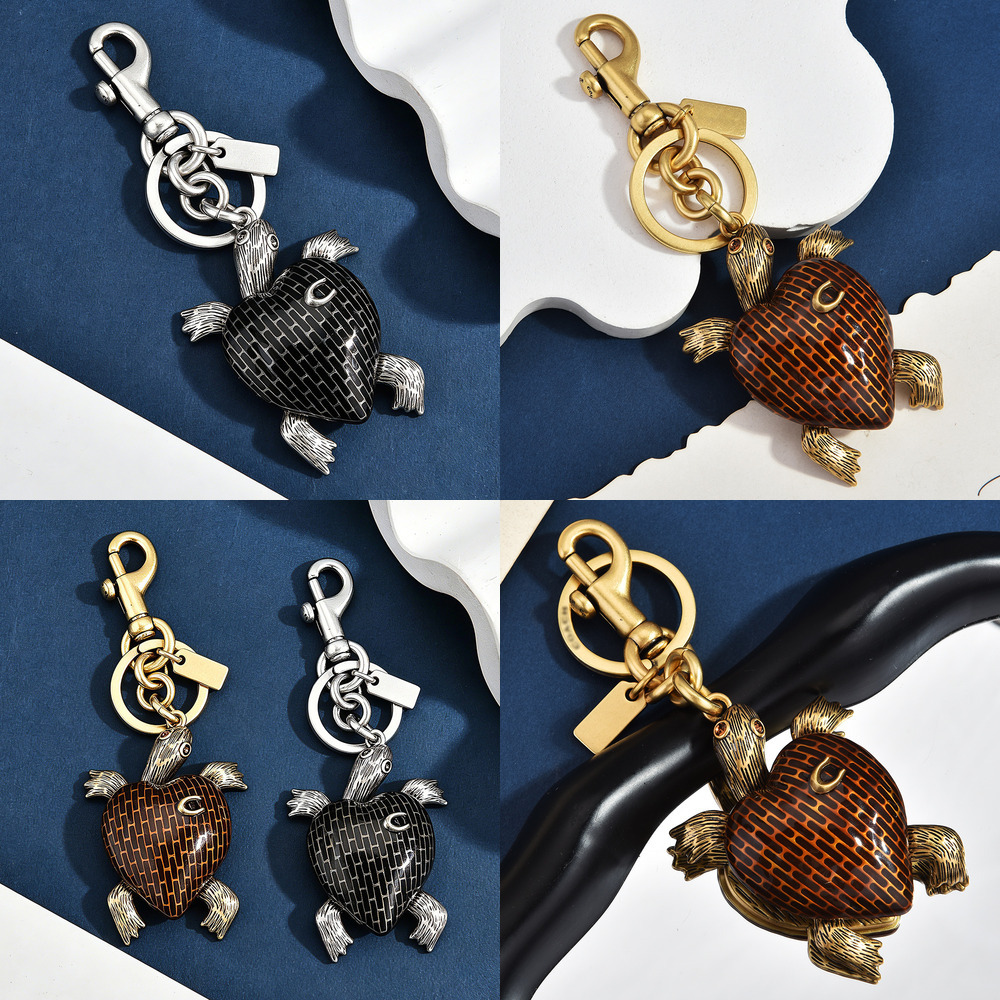 vintage heart-shaped turtle keychain, light luxury enamel bag pendant, women's alloy bag accessory, wholesale g5