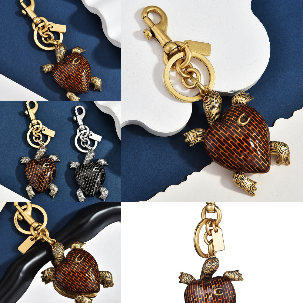vintage heart-shaped turtle keychain, light luxury enamel bag pendant, women's alloy bag accessory, wholesale v4
