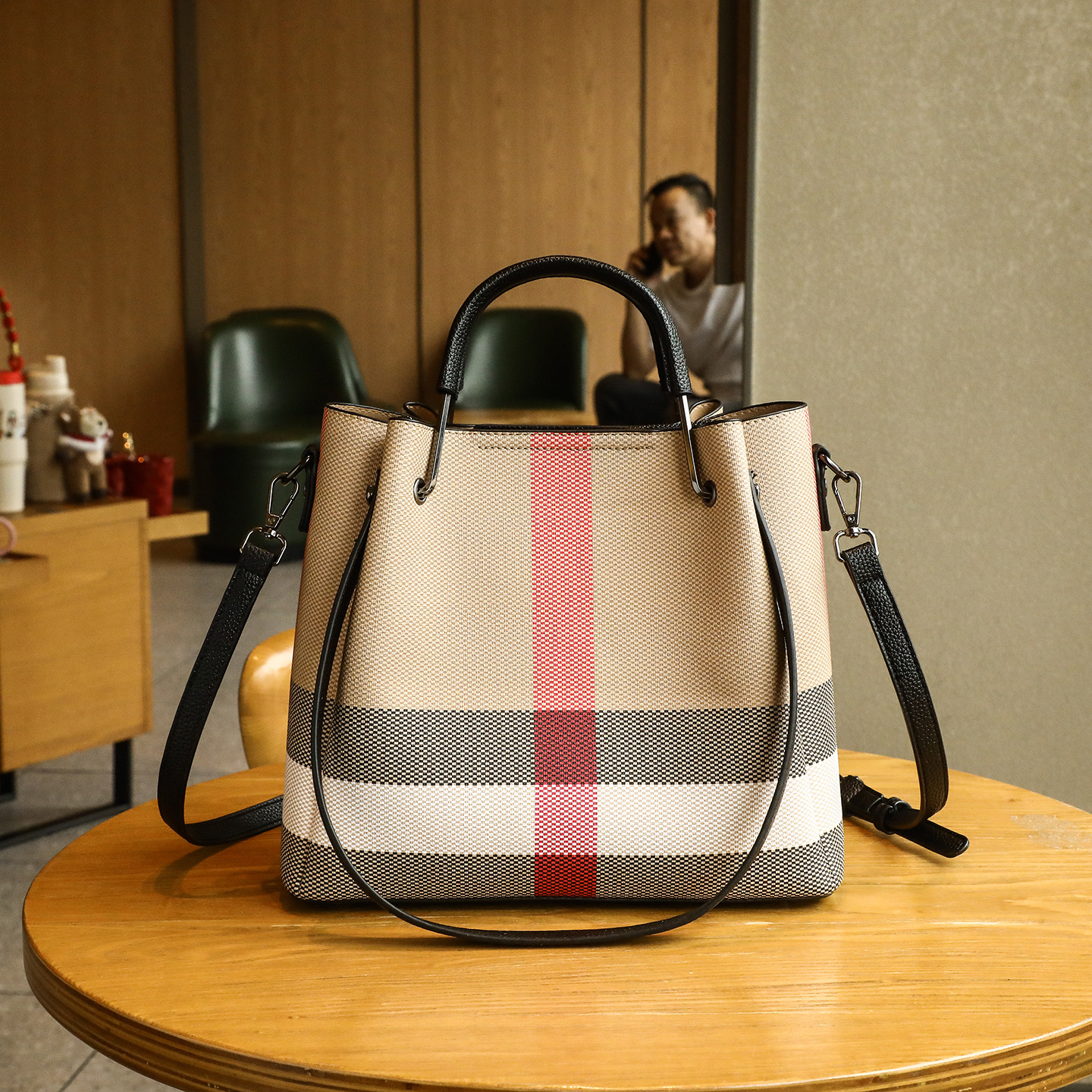 Free shipping Designer bag Elegant Multifunctional Handbag by Material Type Stylish Ladies Toiletry Pouch Warm white
