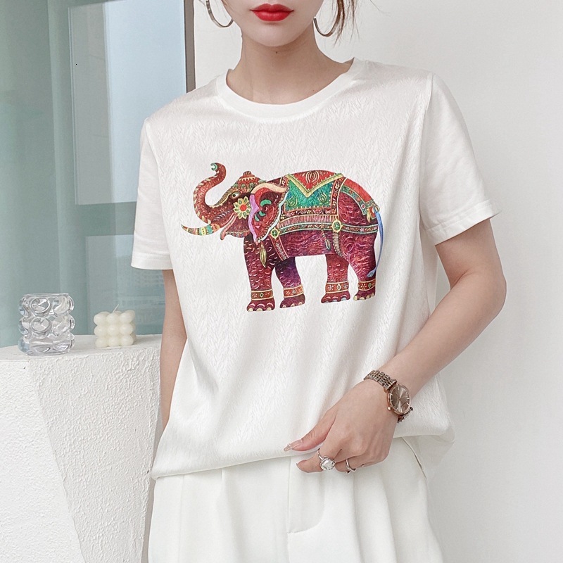 Womens Designer Horse Print Satin T Shirt Short Sleeve Crew Neck Casual Top With Smooth Silky Fabric Loose Fit Fashion Tee For Summer Daily Wear